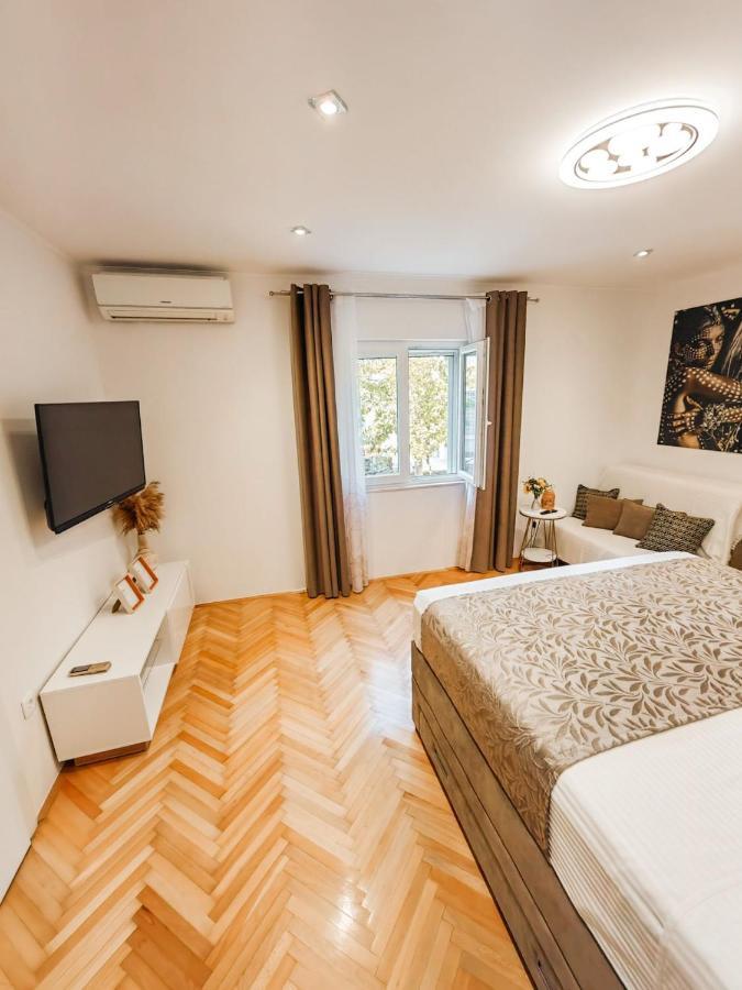 Desire Apartman *